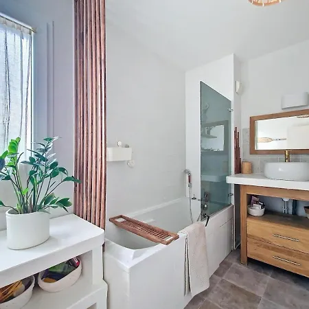 Holiday home Maison Avec Jacuzzi *